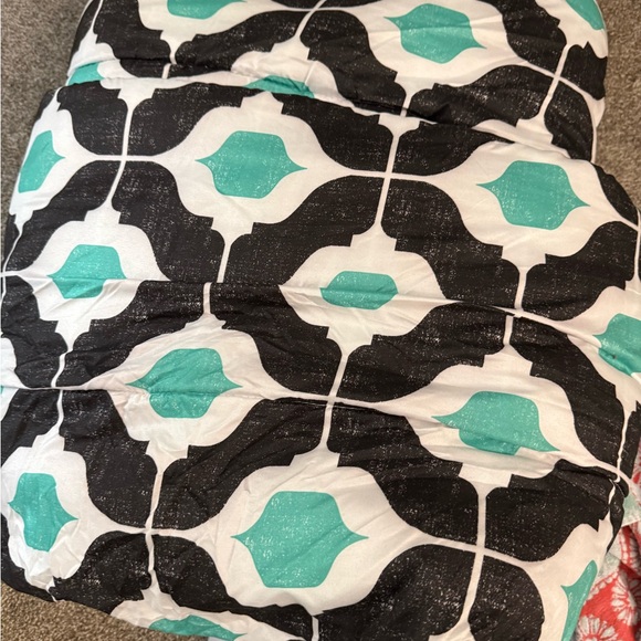 Real Living Queen Comforter Blue/Green/Black Geometric Pattern COPY - Picture 3 of 6